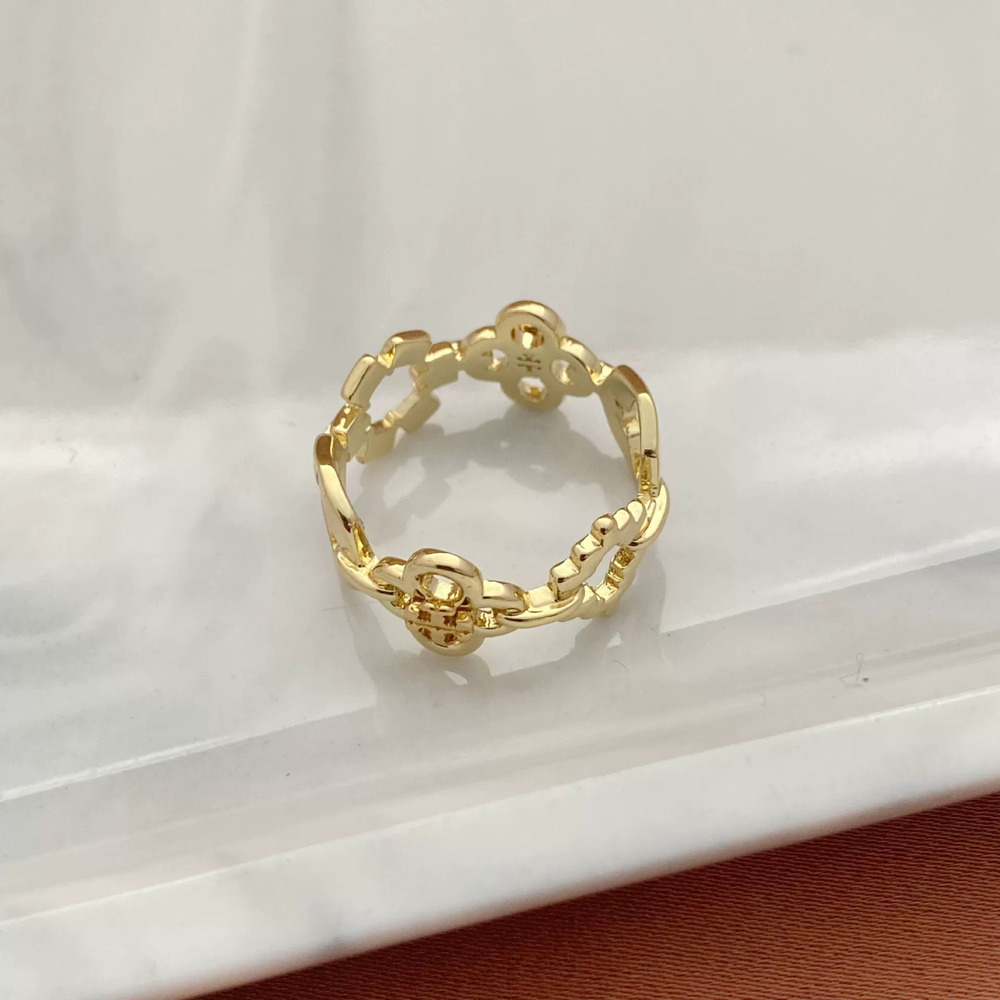 Tory Burch Openwork Floral Clover Ring Metal